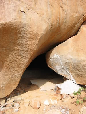 スリ・カレシュワーラがサーダナを行った洞窟