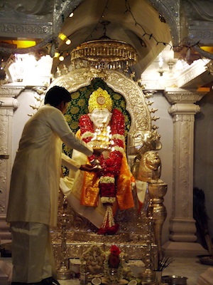 Sri Kaleshwar performing arthi to his master, Shirdi Baba